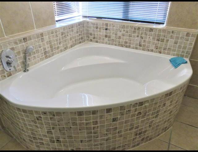 4 BEDROOM HOUSE FOR SALE IN MYBURGH PARK